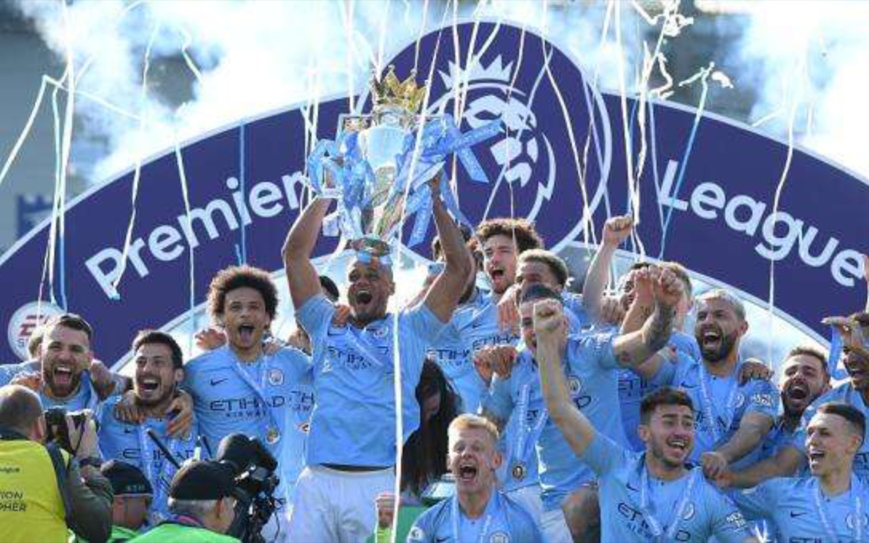 队中创造新 队中创造新