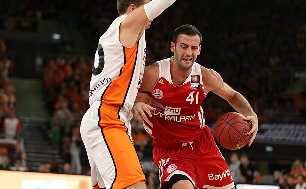 在关键比赛 在关键比赛