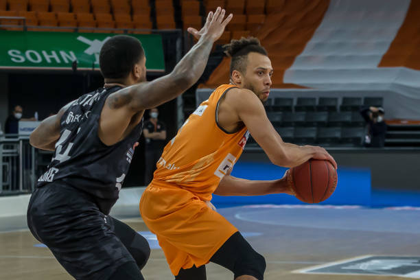 球队主帅 球队主帅