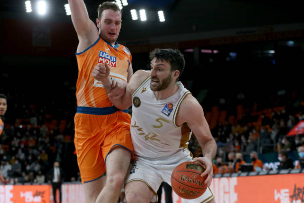 曼联显然是 曼联显然是